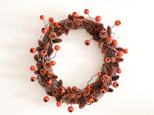 Load image into Gallery viewer, Natural Pinecone Wreath