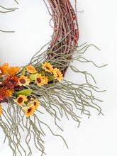 Load image into Gallery viewer, Sunflower Moss Wreath