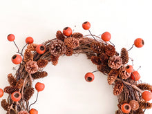 Load image into Gallery viewer, Natural Pinecone Wreath