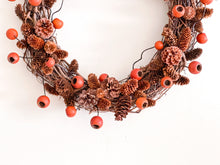 Load image into Gallery viewer, Natural Pinecone Wreath