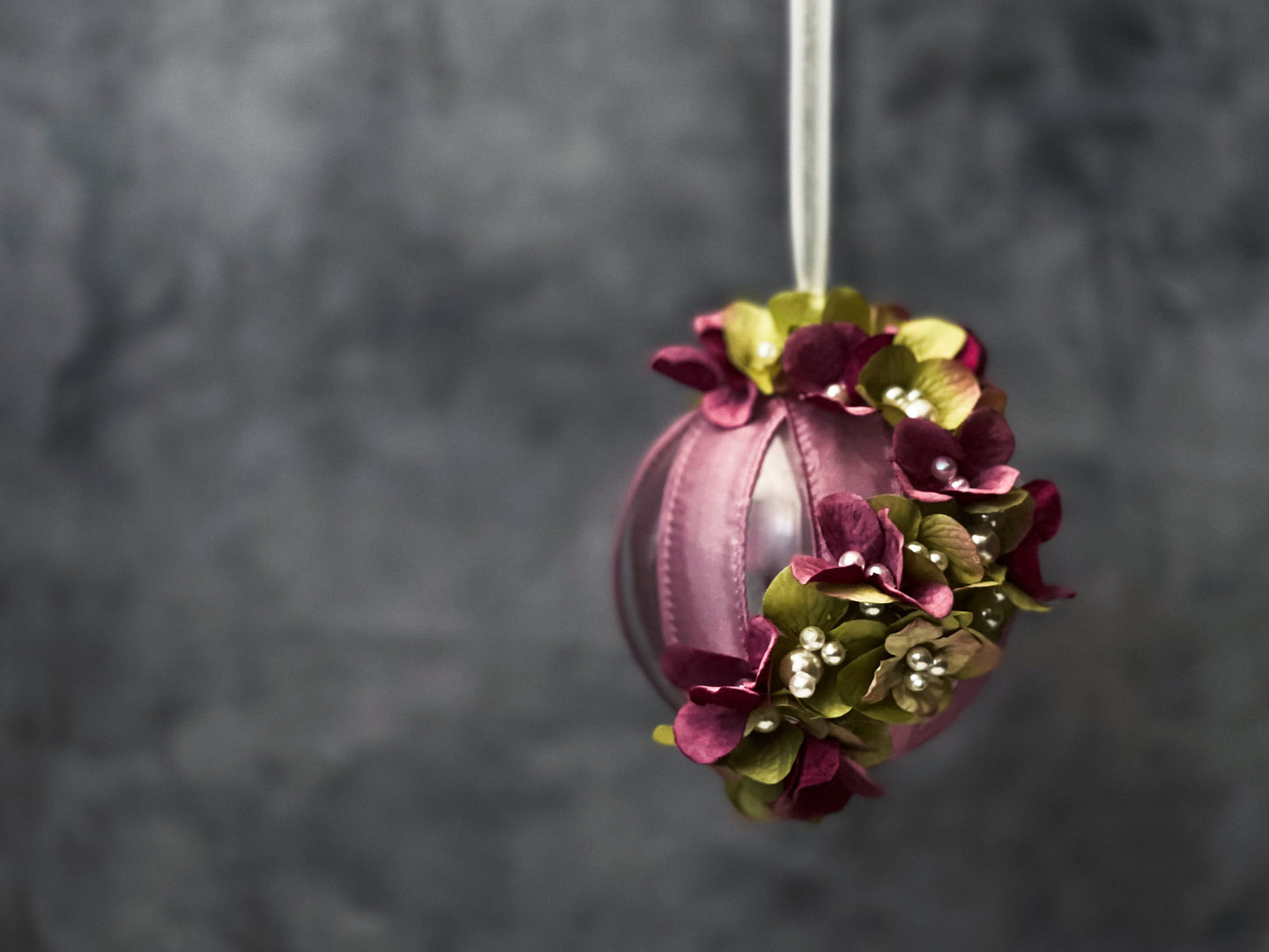 Aveline: Luxury Glass Ornament